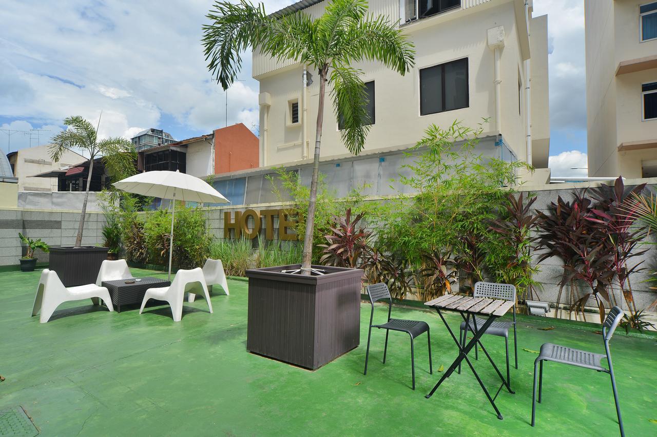 Reddoorz @ Aljunied Hotel Singapore Exterior photo