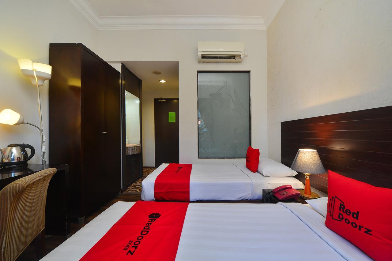 Reddoorz @ Aljunied Hotel Singapore Exterior photo